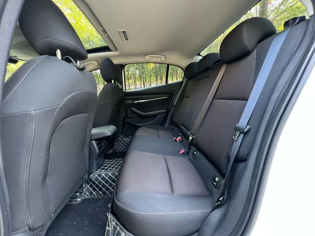 Mazda 3 Axela 2023 2.0L Automatic Zhixuan Edition Used Car for Sale in Ghana -u23053793 | ZEEX AUTO