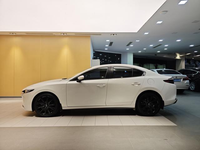 Mazda Mazda3 Axela 2022 2.0L Automatic Zhiya Edition Used Car for Sale in Ghana -u22962826 | ZEEX AUTO