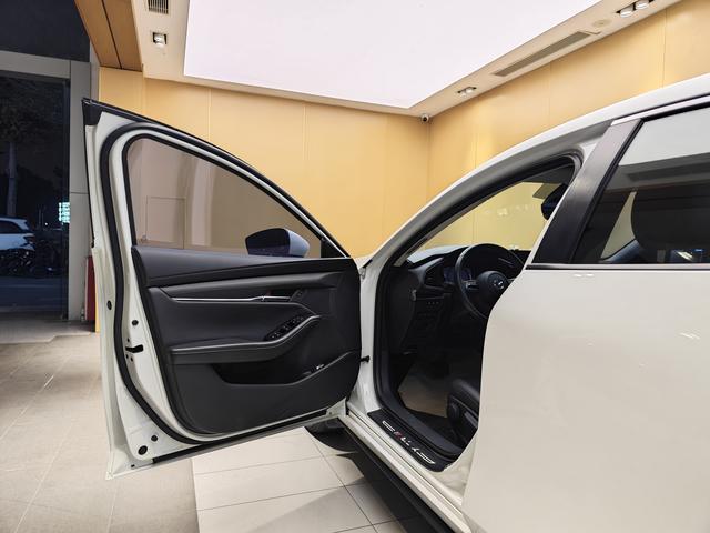 Mazda Mazda3 Axela 2022 2.0L Automatic Zhiya Edition Used Car for Sale in Ghana -u22962826 | ZEEX AUTO