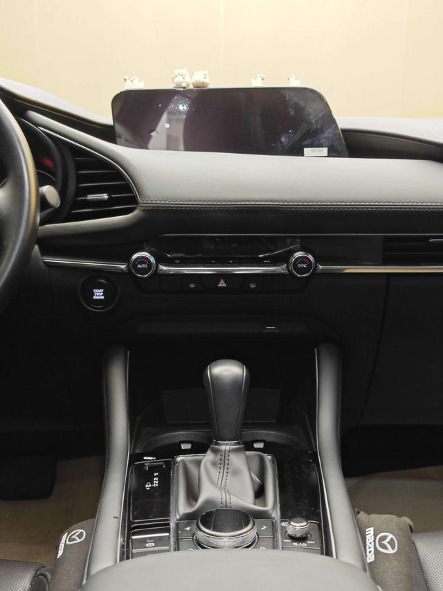 Mazda Mazda3 Axela 2022 2.0L Automatic Zhiya Edition Used Car for Sale in Ghana -u22962826 | ZEEX AUTO