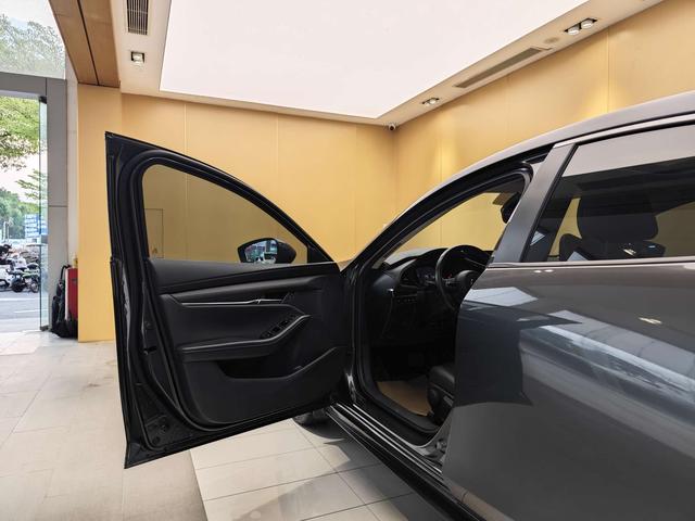 Mazda 3 Axela 2021 Model Year 2.0L Automatic Zhiya Edition Used Car for Sale in Ghana -u22977828 | ZEEX AUTO