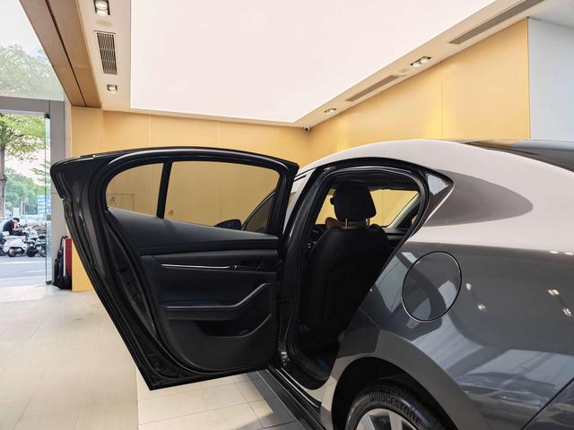 Mazda 3 Axela 2021 Model Year 2.0L Automatic Zhiya Edition Used Car for Sale in Ghana -u22977828 | ZEEX AUTO