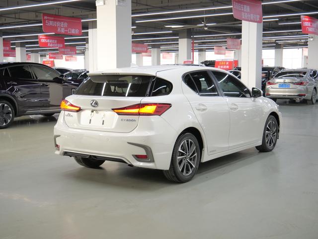 Lexus CT 2017 CT200h Elite Edition (Monochrome) Used Car for Sale in Ghana -u22836674 | ZEEX AUTO