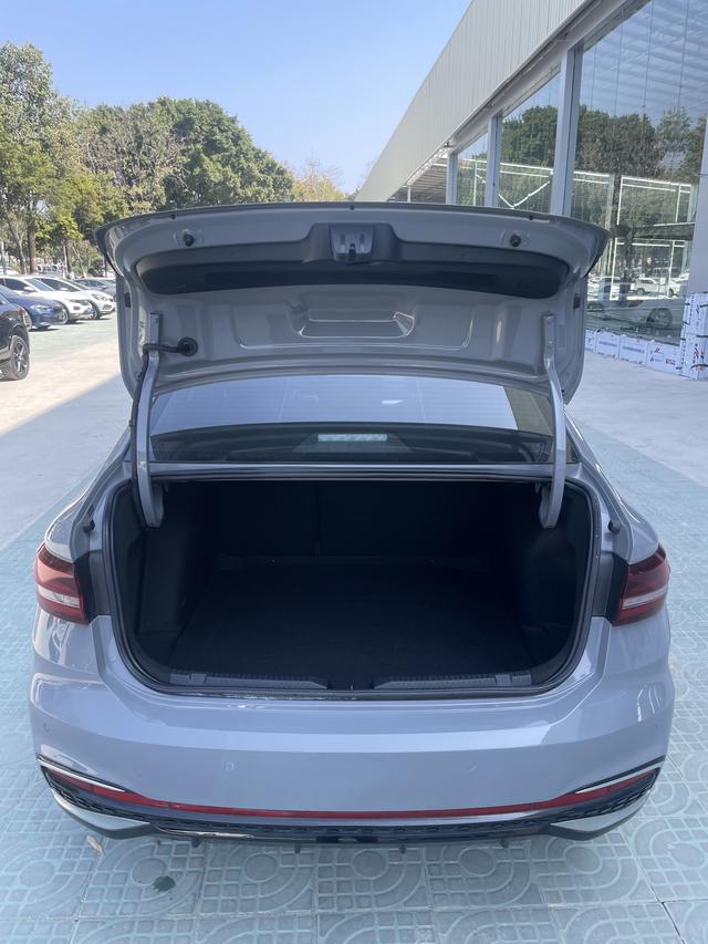 SAIC Volkswagen Lavida 2023 280TSI DSG Starry Sky Comfort Edition Used Car for Sale in Ghana -u23005644 | ZEEX AUTO
