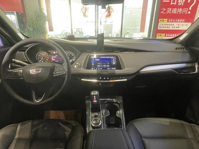 SAIC-GM Cadillac XT4 2018 Model 28T 2WD Premium Sport Version Used Car for Sale in Ghana -u23020712 | ZEEX AUTO