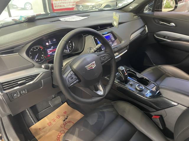 SAIC-GM Cadillac XT4 2018 Model 28T 2WD Premium Sport Version Used Car for Sale in Ghana -u23020712 | ZEEX AUTO