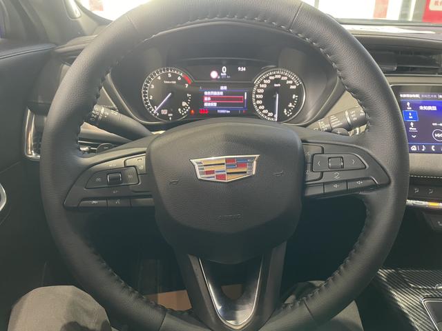 SAIC-GM Cadillac XT4 2018 Model 28T 2WD Premium Sport Version Used Car for Sale in Ghana -u23020712 | ZEEX AUTO