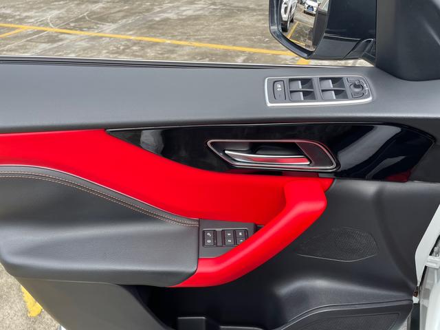 Jaguar F-PACE 2018 Model 2.0T 2WD Urban Luxury Version Used Car for Sale in Ghana -u22942094 | ZEEX AUTO