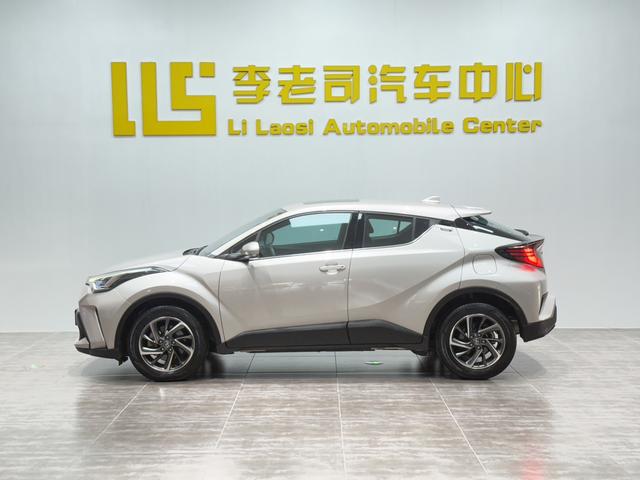 GAC Toyota C-HR 2021 2.0L Luxury Edition Used Car for Sale in Ghana -u22075134 | ZEEX AUTO