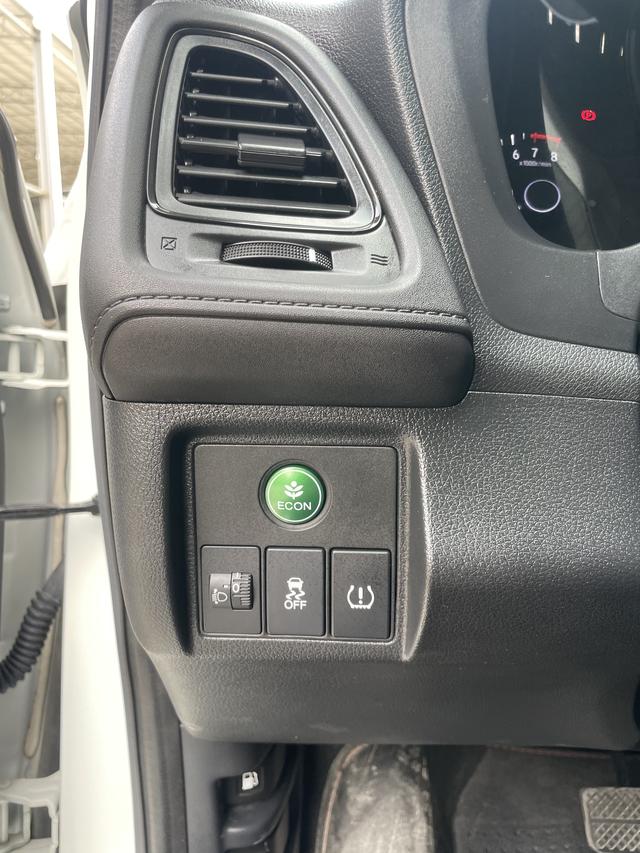 GAC Honda Vezel 2020 1.5L CVT Elite Edition Used Car for Sale in Ghana -u22972821 | ZEEX AUTO