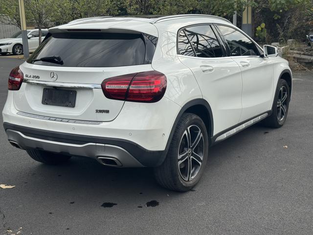 Beijing Benz GLA 2018 GLA 200 Fashion Edition Used Car for Sale in Ghana -u22729701 | ZEEX AUTO
