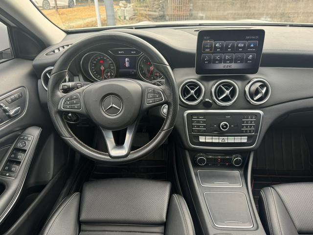 Beijing Benz GLA 2018 GLA 200 Fashion Edition Used Car for Sale in Ghana -u22729701 | ZEEX AUTO