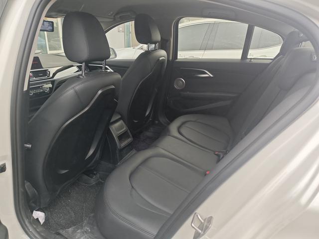 BMW Brilliance 1 Series 2021 120i M Sport Version Used Car for Sale in Ghana -u23015881 | ZEEX AUTO