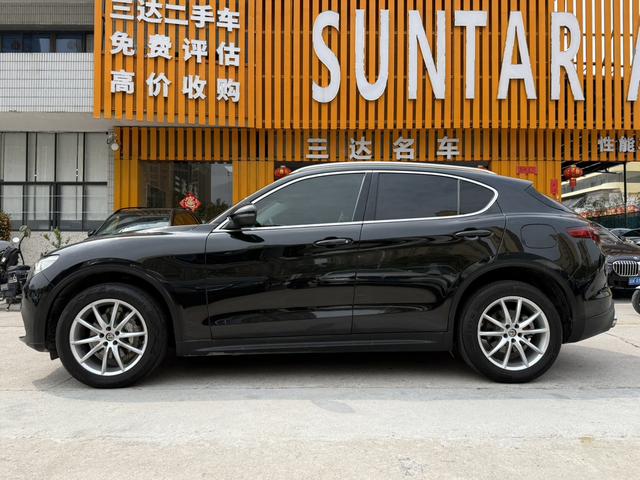 Alfa Romeo Stelvio 2017 Model 2.0T 200HP Luxury Version Used Car for Sale in Ghana -u22991291 | ZEEX AUTO