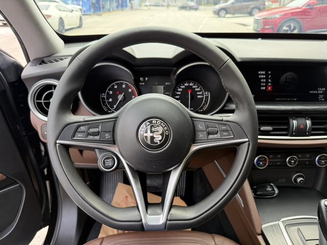 Alfa Romeo Stelvio 2017 Model 2.0T 200HP Luxury Version Used Car for Sale in Ghana -u22991291 | ZEEX AUTO