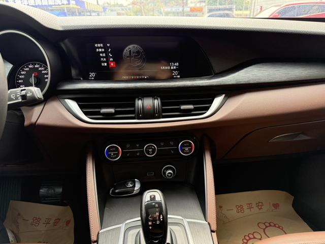Alfa Romeo Stelvio 2017 Model 2.0T 200HP Luxury Version Used Car for Sale in Ghana -u22991291 | ZEEX AUTO