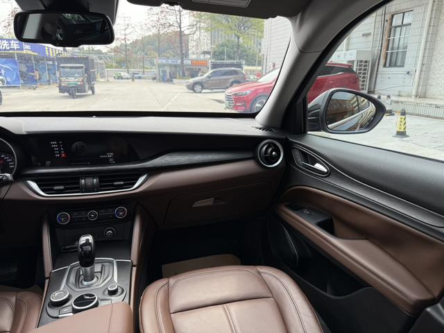 Alfa Romeo Stelvio 2017 Model 2.0T 200HP Luxury Version Used Car for Sale in Ghana -u22991291 | ZEEX AUTO