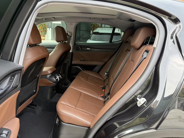 Alfa Romeo Stelvio 2017 Model 2.0T 200HP Luxury Version Used Car for Sale in Ghana -u22991291 | ZEEX AUTO
