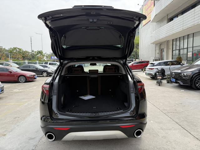 Alfa Romeo Stelvio 2017 Model 2.0T 200HP Luxury Version Used Car for Sale in Ghana -u22991291 | ZEEX AUTO