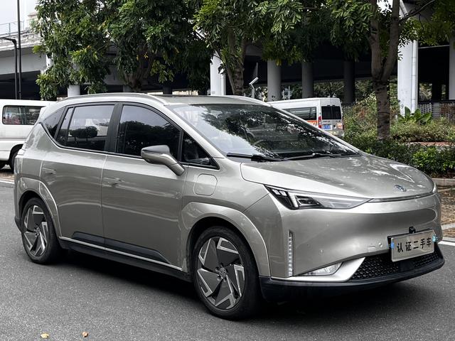HYCAN Z03 2022 510 Chaoku Edition 63.98kWh Used Car for Sale in Ghana -u22868410 | ZEEX AUTO