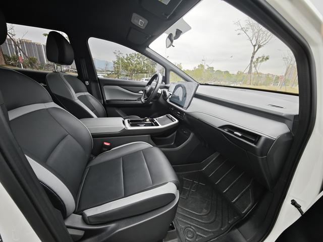 HYCAN Z03 2022 430 ChaoXiang Edition 55.5kWh Used Car for Sale in Ghana -u23005647 | ZEEX AUTO