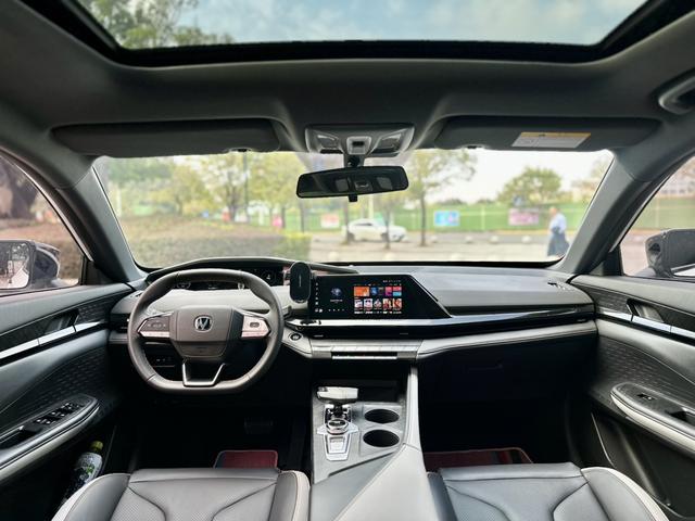 Changan UNI-V 2023 1.5T Premium Edition Used Car for Sale in Ghana -u22128511 | ZEEX AUTO