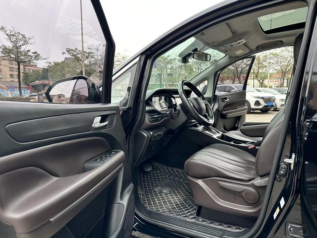 GAC Trumpchi M6 2019 270T Automatic Luxury Edition 6-seat National VI Used Car for Sale in Ghana -u22765808 | ZEEX AUTO