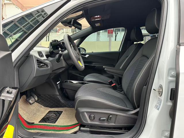 SAIC Volkswagen ID.3 2023 Upgraded Pure Smart Version Used Car for Sale in Ghana -u22993753 | ZEEX AUTO