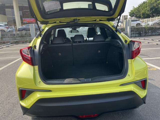 GAC Toyota C-HR 2018 2.0L Leading Sunroof Edition (National V) -u22837085 | ZEEX AUTO