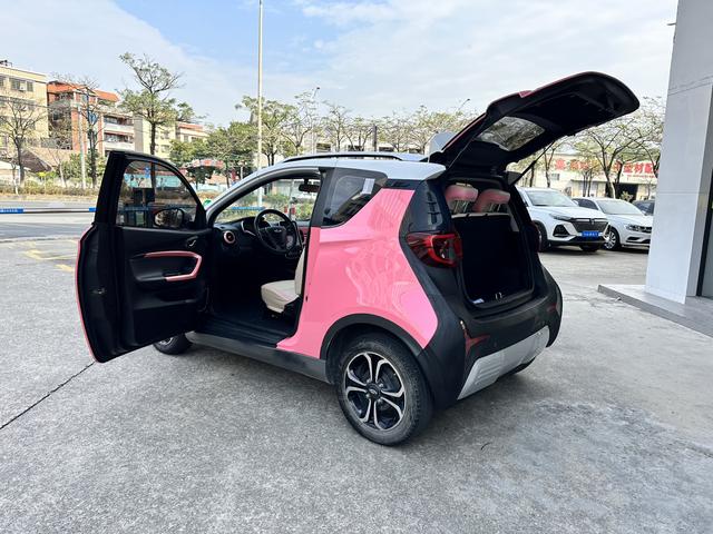 Chery Little Ant 2022 Sweet Pink Trim Full Sugar Edition Ternary Lithium 30.6kWh 30kW 301km Used Car for Sale in Ghana -u22751036 | ZEEX AUTO